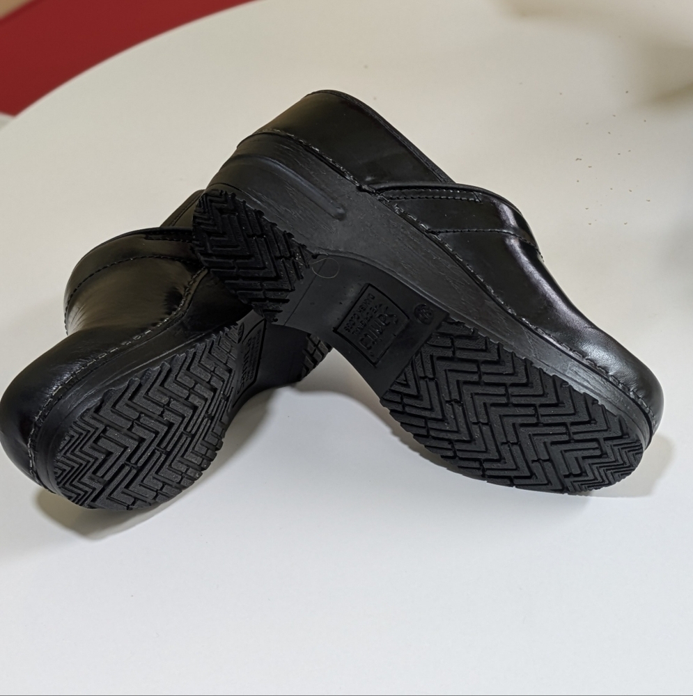 Sanita Danish Black Patent Clogs Size 35 - Picture 7 of 9